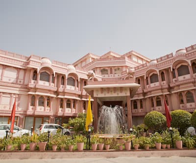 https://imgcld.yatra.com/ytimages/image/upload/t_hotel_yatra_city_desktop/v1390461934/Domestic Hotels/Hotels_Bikaner/Hotel Raj Vilas Palace/Facade~719.jpg